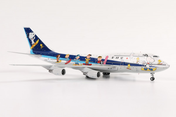 SQ Wings Boeing 747-400 All Nippon (ANA) "Snoopy" Flaps Down JA8961 1:200 Modellflugzeug