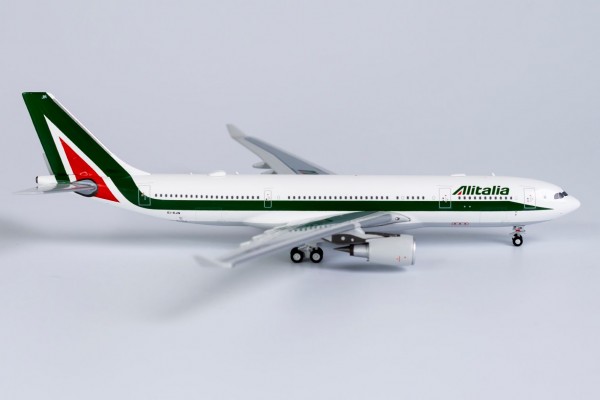 Airbus A330-200 ITA Airways with "operated by ITA" sticker; named "Il Tintoretto" EI-EJN	Scale 1/400