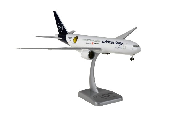 Limox Boeing 777-200F Lufthansa Cargo "Sustainable Fuel" Modellflugzeug