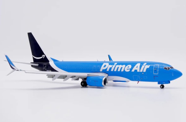 JC Wings Boeing 737-800BCF Amazon Prime Flaps Down N7933A 1:200 Modellflugzeug