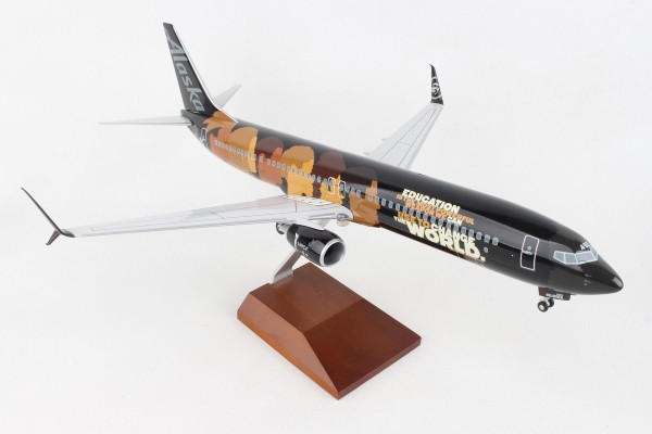 Boeing 737-900ER Alaska Airlines "Our Commitment" N492AS Scale 1/100 w/Stand and Gear
