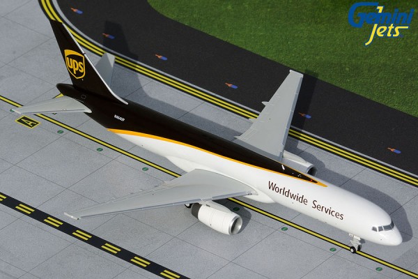 Boeing 757-200PCF UPS United Parcel Service N464UP Scale 1/200