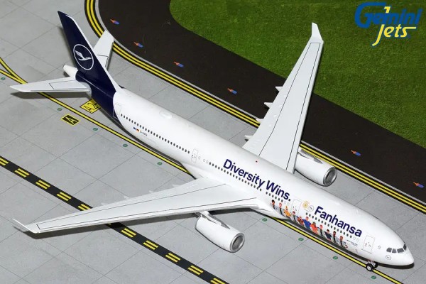 GeminiJets Airbus A330-300 Lufthansa "Fanhansa Diversity Wins" D-AIKQ 1:200 Modellflugzeug