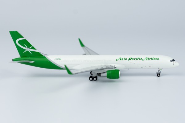 Boeing 757-200SF/w Asia Pacific Airlines old color N757QM Scale 1/400