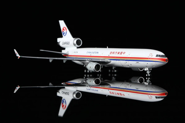 HX Models McDonnell Douglas MD-11 China Eastern Interactive B-2174 1:400 Modellflugzeug