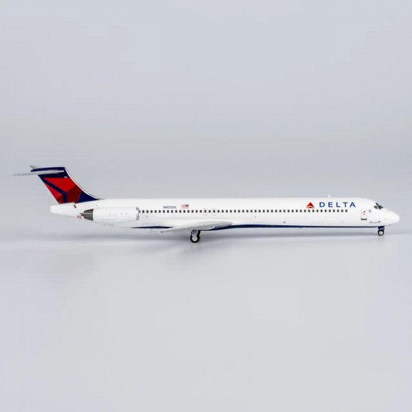 NG Model McDonnell Douglas MD-88 Delta N905DL 1:400 Modellflugzeug