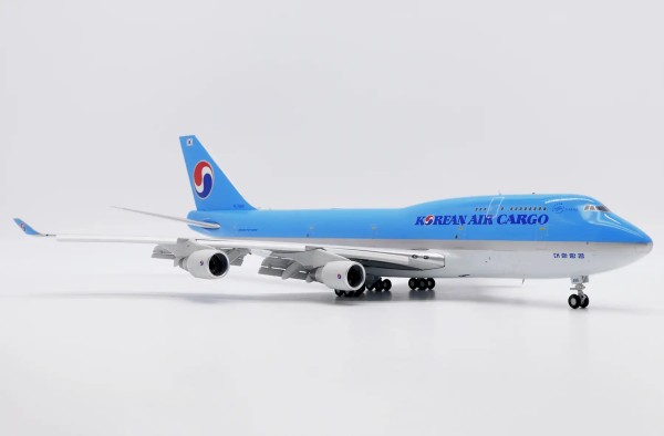 JC Wings Boeing 747-400BCF Korean Cargo Flaps Down HL7486 1:200 Modellflugzeug