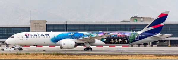 JC Wings Boeing 787-9 LATAM "Harry Potter" CC-BGM 1:400 Modellflugzeug