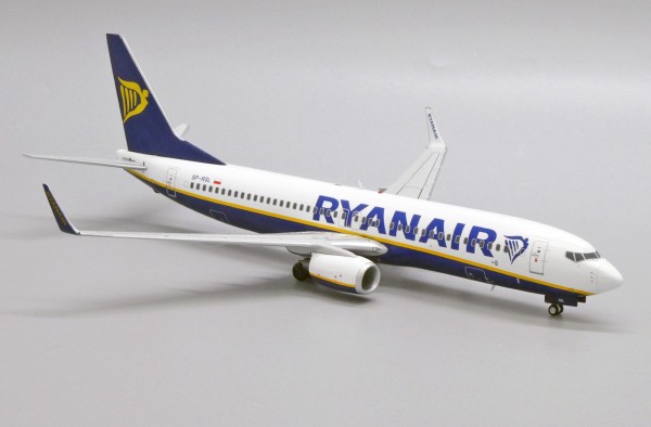 Boeing 737-800 Ryanair Sun SP-RSL Scale 1/200