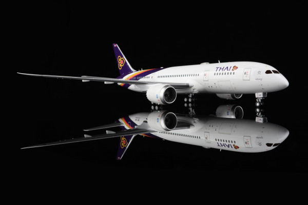 SQ Wings Boeing 787-8 Thai Airways HS-TQF 1:200 Modellflugzeug