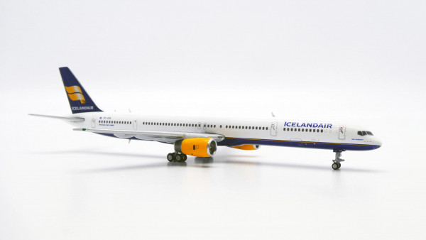 JC Wings Boeing 757-300 Icelandair TF-FIX 1:400 Modellflugzeug