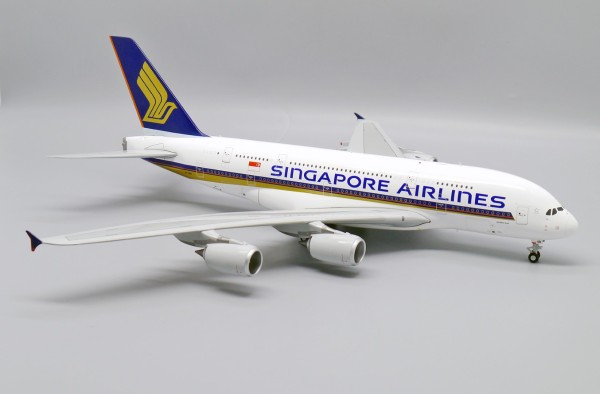 Airbus A380-800 Singapore Airlines 9V-SKB Scale 1/200