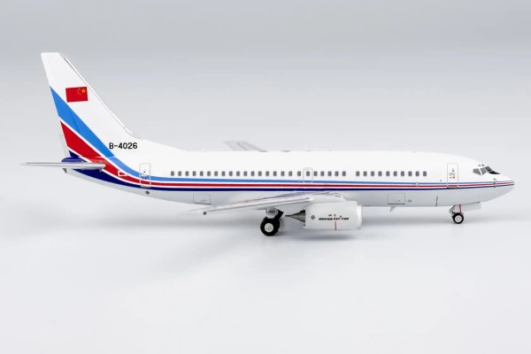 NG Model Boeing 737-700 PLA Air Force B-4026 1:400 Modellflugzeug
