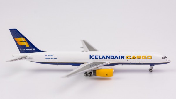 Boeing 757-200F Icelandair Cargo TF-FIG Scale 1/400