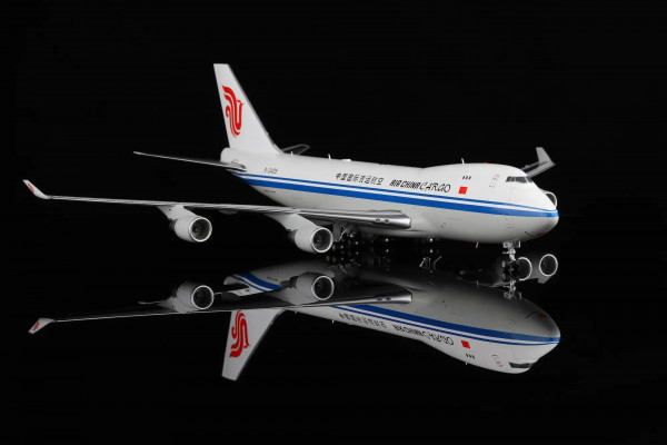 SQ Wings Boeing 747-400F Air China Cargo B-2409 1:200 Modellflugzeug