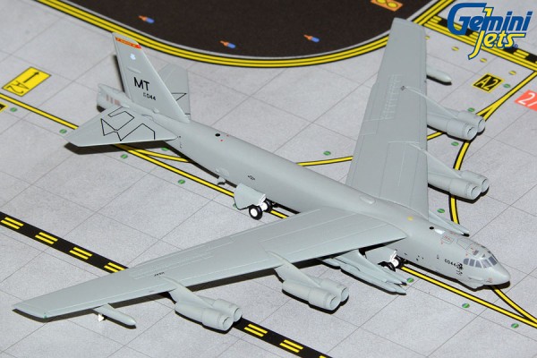 Gemini Boeing B-52 Stratofortress U.S. Air Force (USAF) "Barons/Minot Air Force Base" 60-0044 1:400 Modellflugzeug