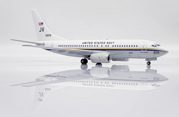 JC Wings Boeing C-40 Clipper U.S. Navy USN 165829 1:200 Modellflugzeug