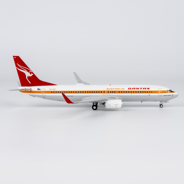 NG Model Boeing 737-800 Qantas retro "Ochre James Strong" VH-XZP 1:200 Modellflugzeug