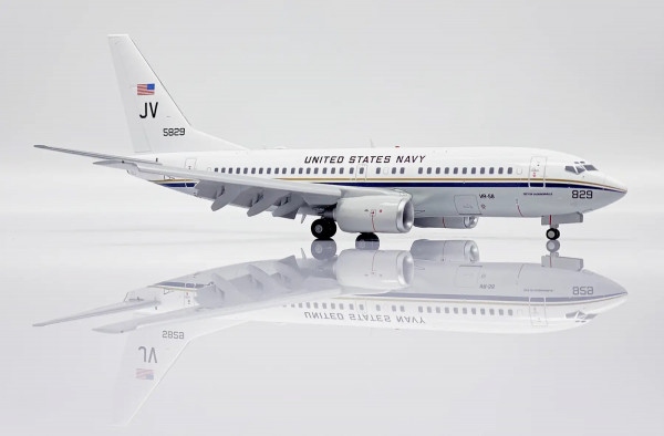 JC Wings Boeing C-40 Clipper U.S. Navy USN Flaps Down 165829 1:200 Modellflugzeug