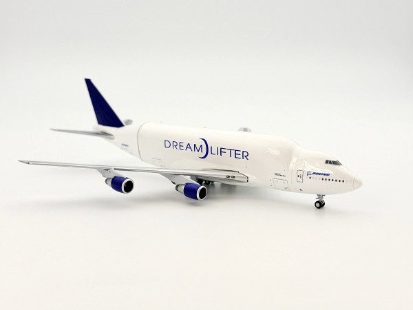 JC Wings Boeing 747 Dreamlifter House Color Interactive N780BA 1:400 Modellflugzeug