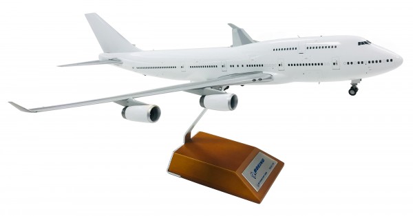 Boeing 747-400 (RR) "Blank" Scale 1/200