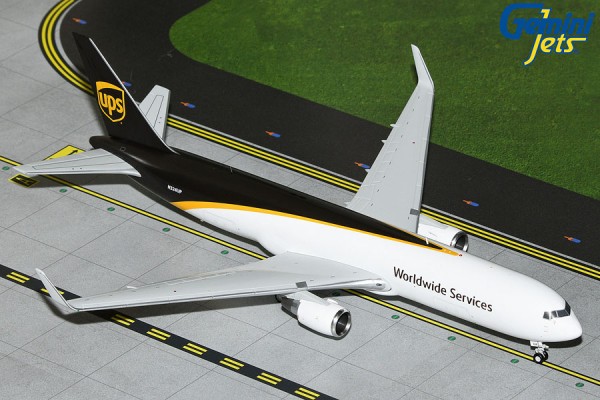 GeminiJets Boeing 767-300ERF UPS Airlines N324UP 1:200 Modellflugzeug
