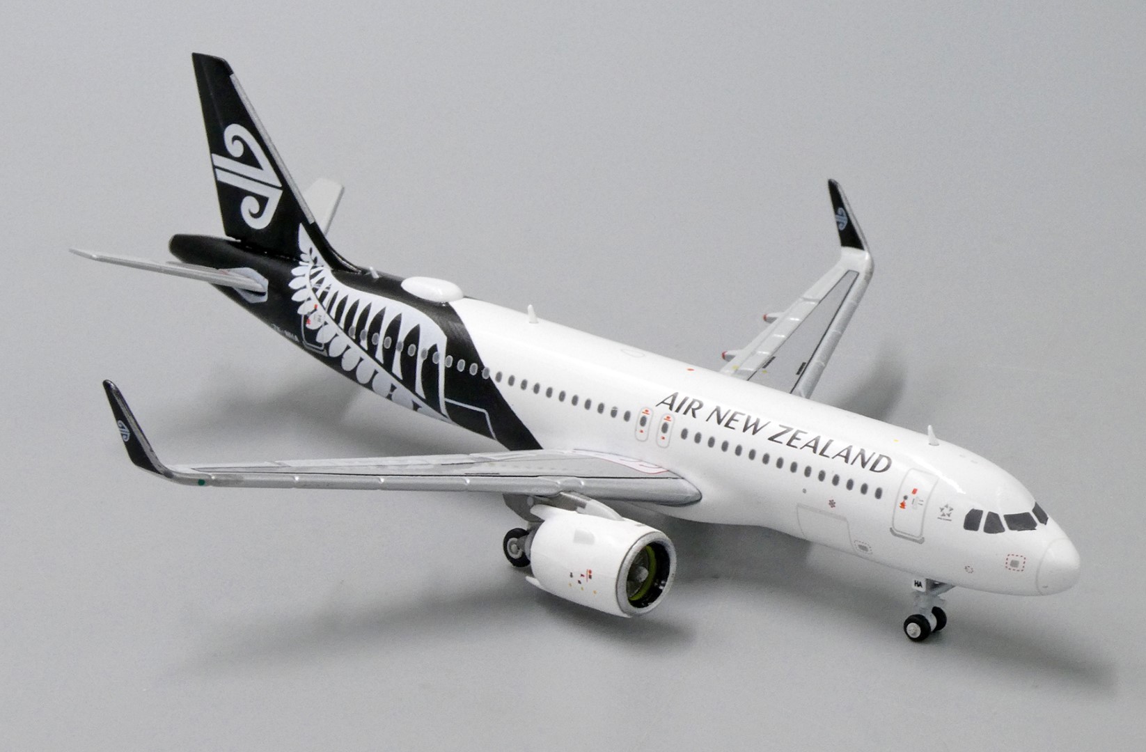 XX2269 Model Plane JC Wings 1:200 Air New Zealand Airbus A320neo ZK-NHA 