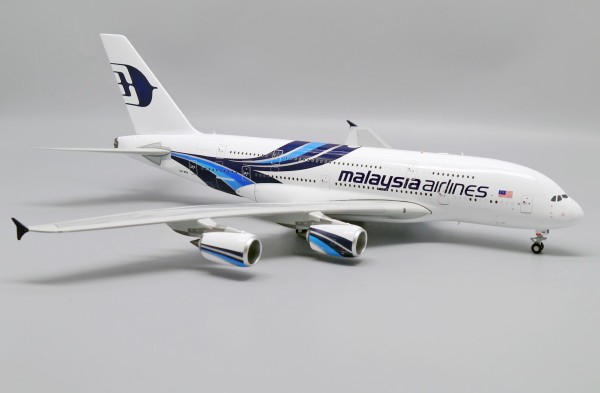 Airbus A380-800 Malaysia Airlines 9M-MNB Scale 1/200