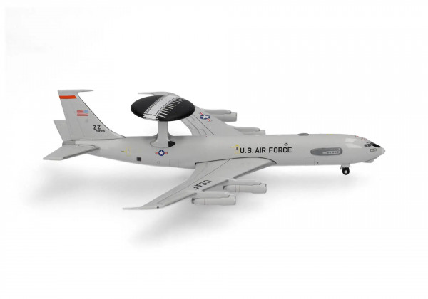 Herpa Wings Boeing E-3A Sentry U.S. Air Force USAF Kadena Air Base 81-0005 1:500 Modellflugzeug