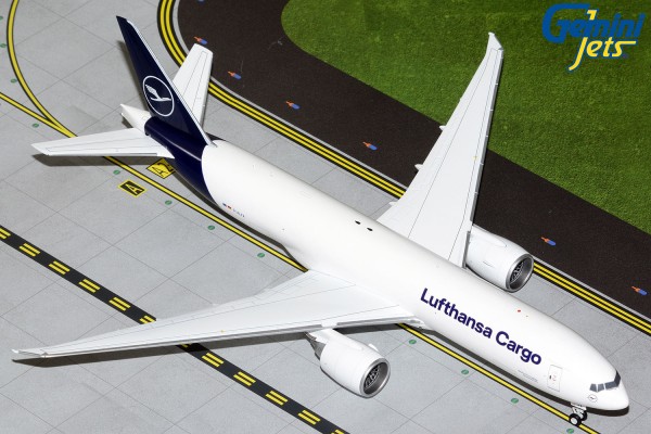Boeing 777-200LRF Lufthansa Cargo D-ALFA Scale 1/200