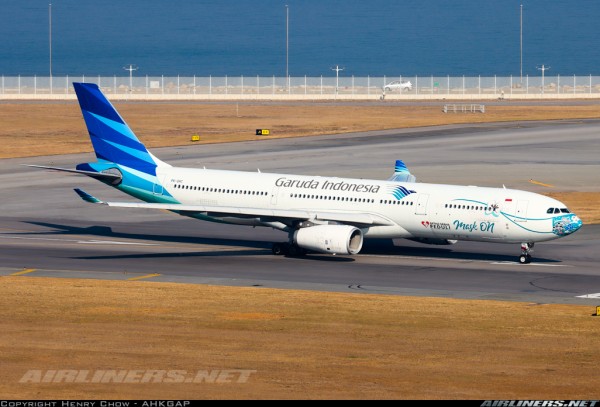 Airbus A330-300 Garuda Indonesia "Mask On" PK-GHC Scale 1/400