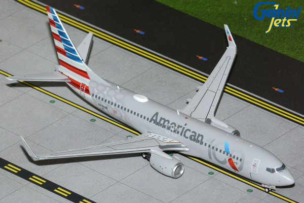 GeminiJets Boeing 737-800 American "Centennial" 1:200 Modellflugzeug