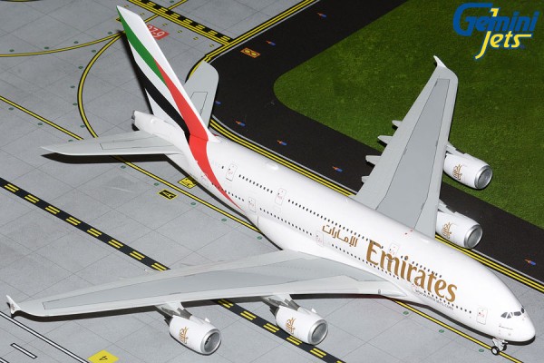 Airbus A380-800 Emirates A6-EVC Scale 1/200