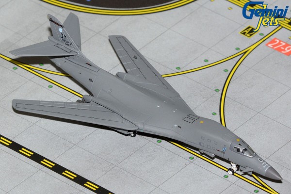 Rockwell B-1 Lancer U.S. Air Force Dyess AFB "Desperados" 86-0140 Scale 1/400