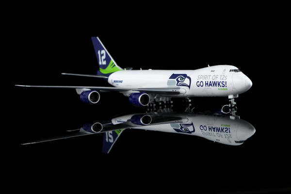 HX Models Boeing 747-400 House Color N770BA 1:400 Modellflugzeug