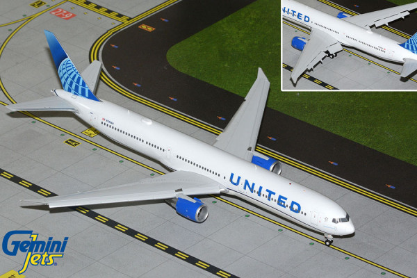 GeminiJets Boeing 767-400ER United Flaps Down N76064 1:200 Modellflugzeug