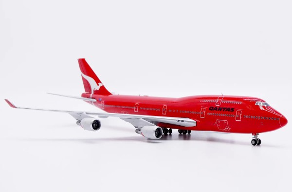 JC Wings Boeing 747-400 Qantas "All Red" VH-OEJ 1:400 Modellflugzeug