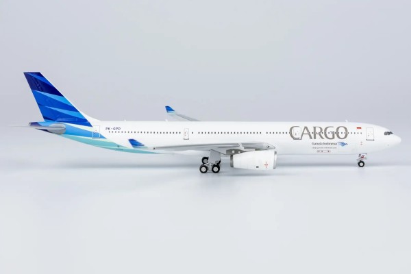NG Model Airbus A330-300 Garuda Indonesia "Cargo" PK-GPD 1:400 Modellflugzeug