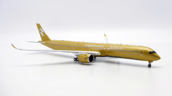 JC Wings Airbus A350-1000 Starlux "Airsorayama Gold" B-58554 1:400 Modellflugzeug