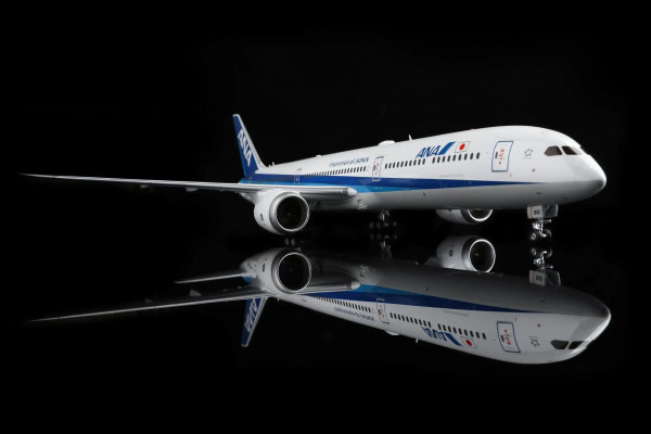 SQ Wings Boeing 787-10 All Nippon (ANA) JA981A 1:200 Modellflugzeug