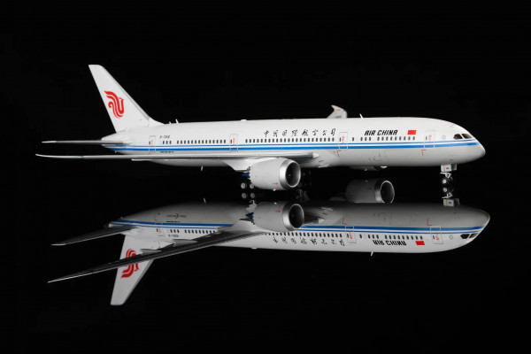 SQ Wings Boeing 787-9 Air China B-1368 1:200 Modellflugzeug