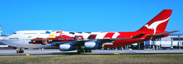 JC Wings Boeing 747-400 Qantas "Formula 1" Flaps Down VH-OJC 1:400 Modellflugzeug