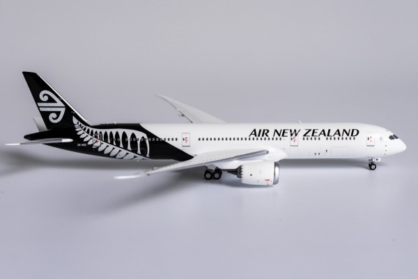 Boeing 787-9 Air New Zealand ZK-NZC Scale 1/400