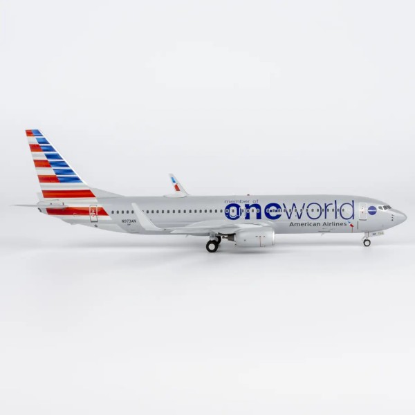 NG Model Boeing 737-800 American "oneworld" N973AN 1:200 Modellflugzeug