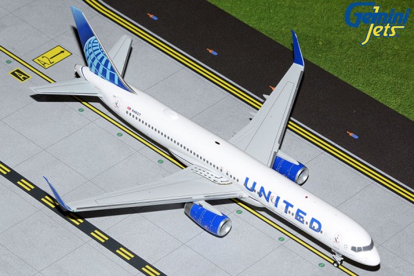 Boeing 757-200W United Airlines new livery N48127 Scale 1/200