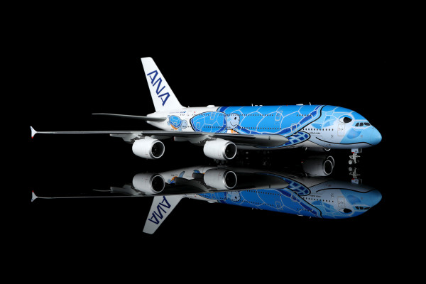 SQ Wings Airbus A380-800 All Nippon (ANA) "Flying Honu Lani" Flaps Down JA381A 1:200 Modellflugzeug