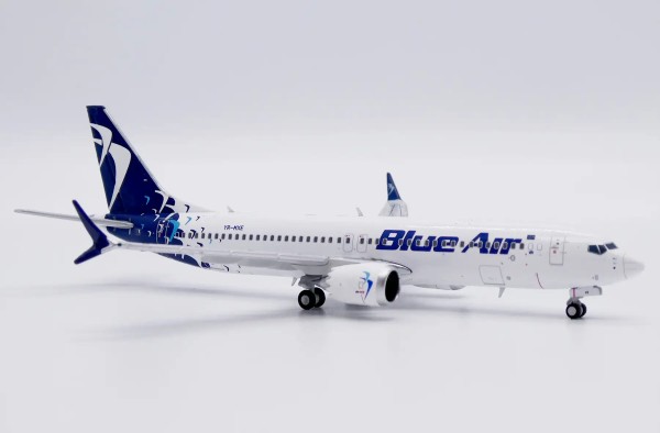 JC Wings Boeing 737-MAX8 Blue Air YR-MXE 1:400 Modellflugzeug