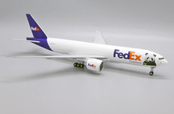 JC Wings Boeing 777-200F FedEx "Panda Express" N885FD 1:200 Modellflugzeug