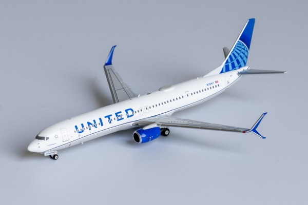 Boeing 737-900ER United Airlines "eco-blue livery; with scimitar winglets" N38417 Scale 1/400