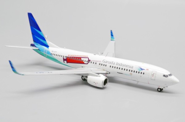 Boeing 737-800 Garuda Indonesia "SukseskanVaksinasi" PK-GFT Scale 1/400